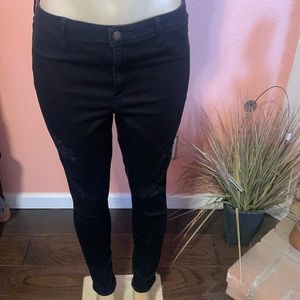 Pre-Owned Hollister Ripped Jeans